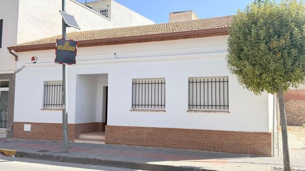 Chalet pareado en Avenida de la Constitución, Catral photo 1