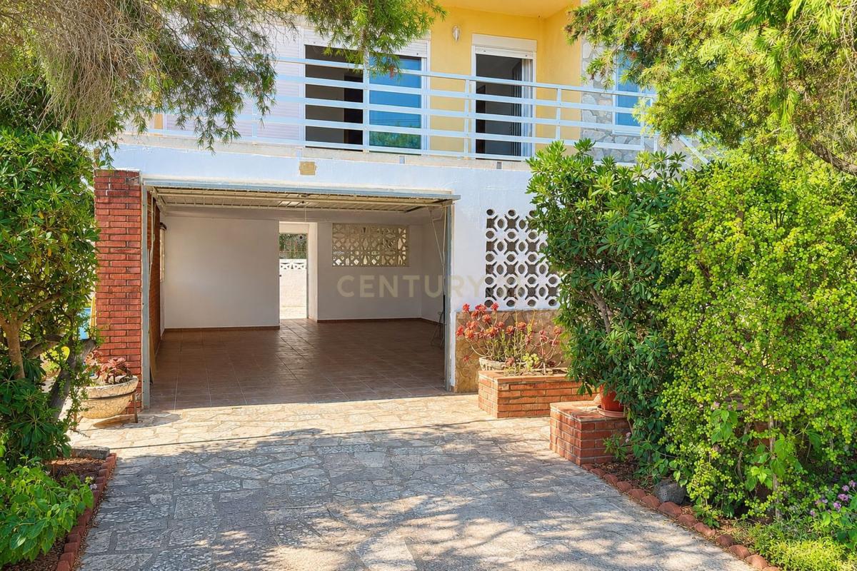 Properties for sale and rent in Spain photo 1
