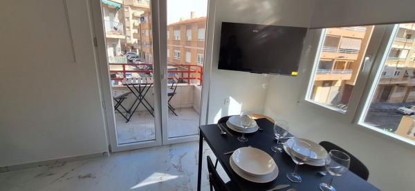 Venta de piso en Piso en Calle Caballero de Rodas, Las Piscinas Naturales, Torrevieja, Torrevieja
thumbnail 2