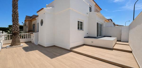 Chalet adosado en Calle Peña De Francia, Los Balcones - Los Altos del Edén, Torrevieja photo 2