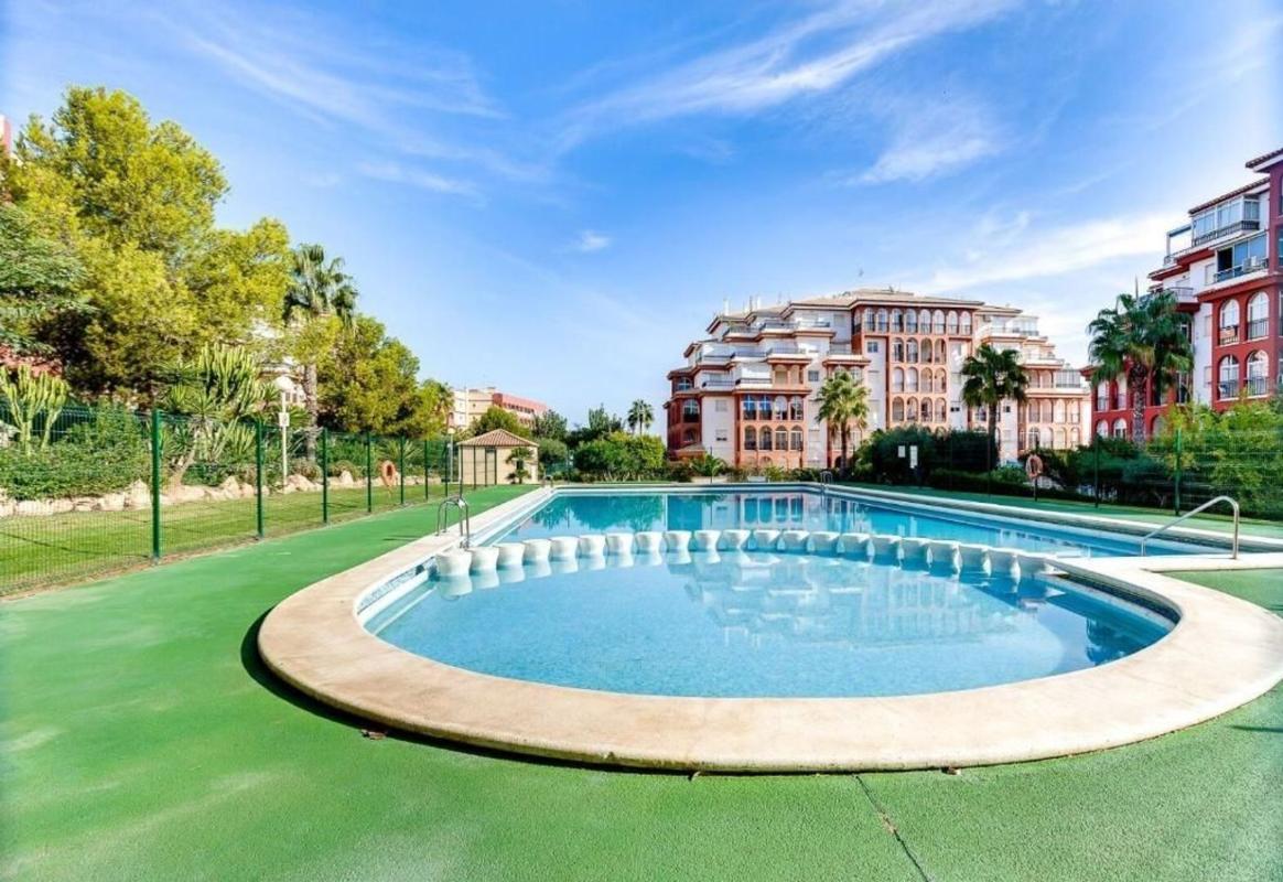 Sprzedaż mieszkania w Piso en Torreblanca, Torrevieja, Torrevieja
photo 1