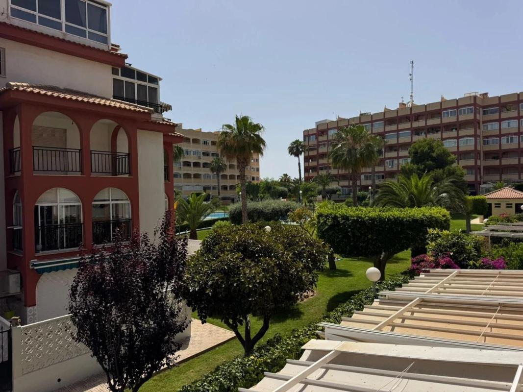 Sprzedaż mieszkania w Piso en Torreblanca, Torrevieja, Torrevieja
photo 3
