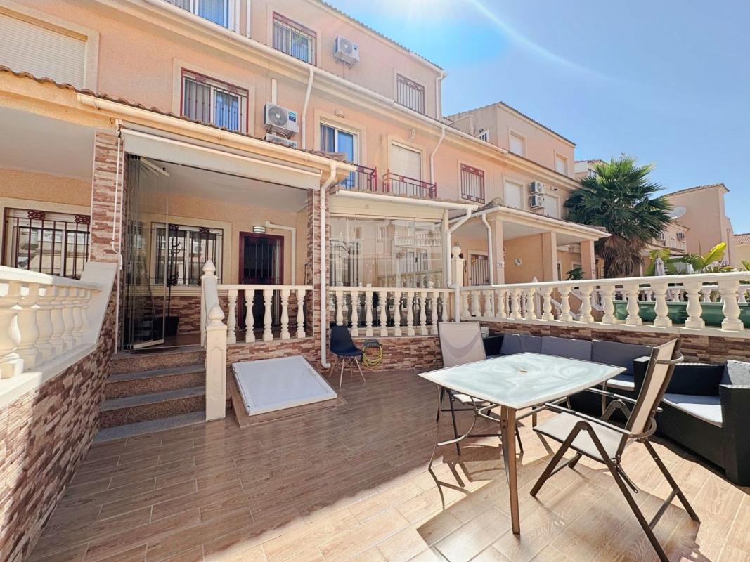 Venta de chalet independiente en Casa o chalet en Polígono C-2 p Flamenca Sur, 53, Playa Flamenca, Orihuela, Orihuela
photo 1
