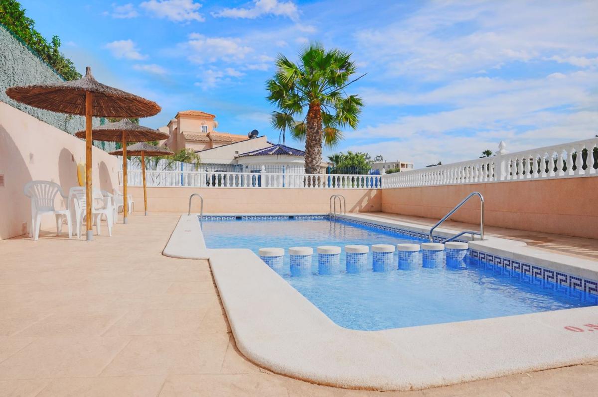 Venta de chalet independiente en Casa o chalet en Polígono C-2 p Flamenca Sur, 53, Playa Flamenca, Orihuela, Orihuela
photo 2