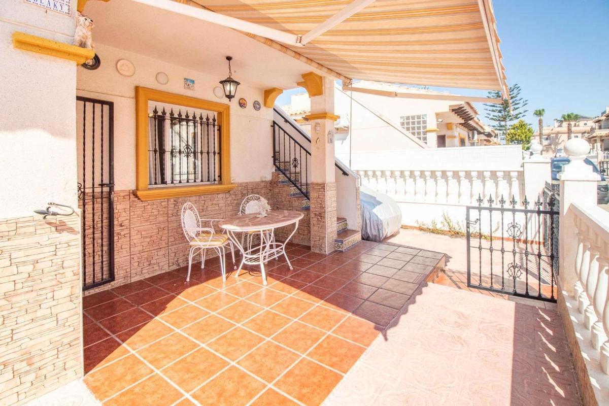 Sale of independent chalet in Casa o chalet en Calle Ortosa, 74, La Regia, Orihuela, Orihuela
photo 1