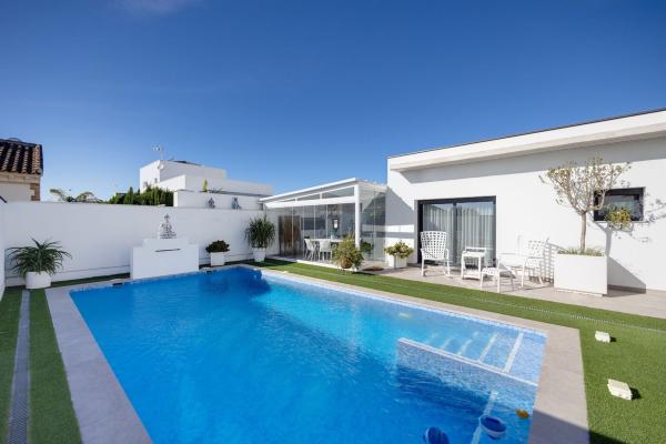Independent chalet for sale in Casa o chalet en Calle Santa Pola, 37, Formentera del Segura, Formentera del Segura
thumbnail 2