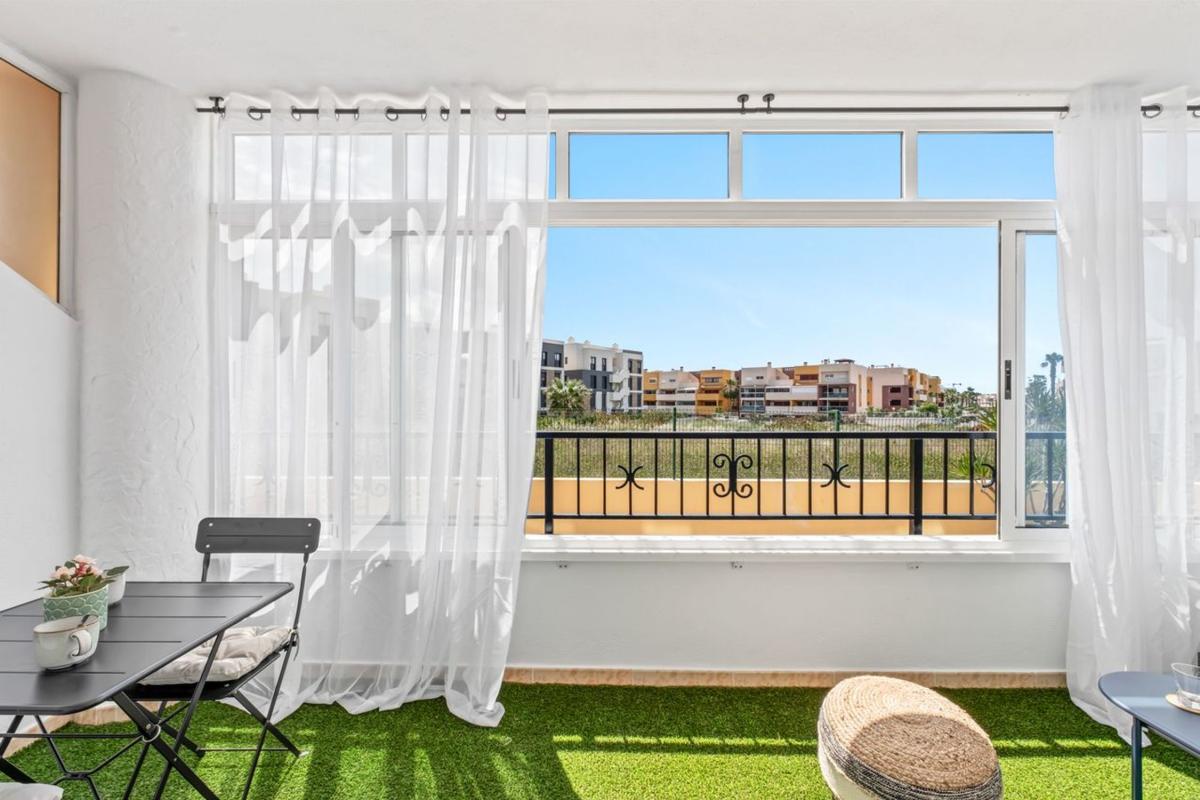 Venta de piso en Piso en Calle los Geranios, 32, Playa Flamenca, Orihuela, Orihuela
photo 1