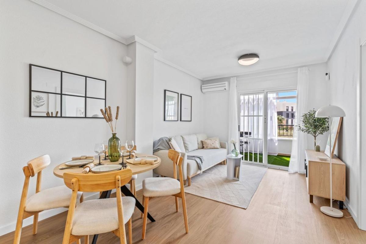 Venta de piso en Piso en Calle los Geranios, 32, Playa Flamenca, Orihuela, Orihuela
photo 4