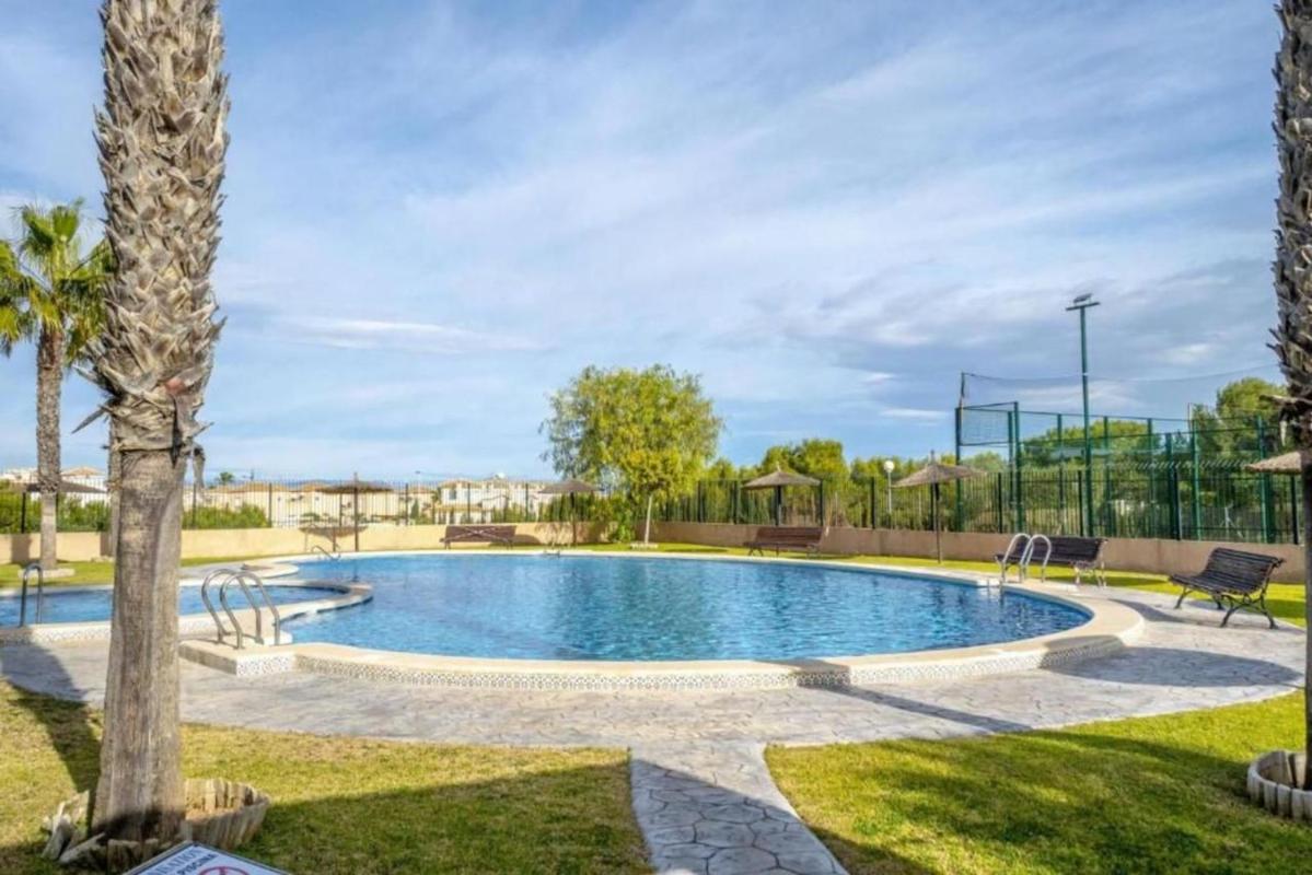 Sale of apartment in Piso en Calle Lagunas de Ruidera, 722, Zona Lago - Los Almendros, Orihuela, Orihuela
 photo 2
