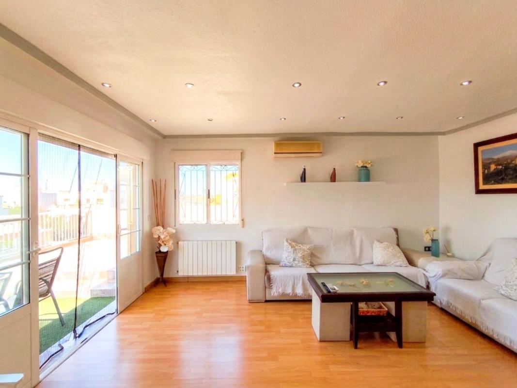 Venta de chalet independiente en Casa o chalet en Calle Lagunas de Ruidera, 71, Zona Lago - Los Almendros, Orihuela, Orihuela
photo 3