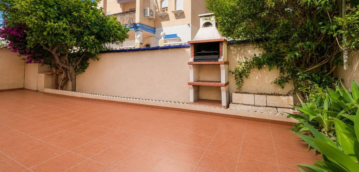 Venta de piso en Piso en Calle Guapiles, 1, Playa Flamenca, Orihuela, Orihuela
photo 3