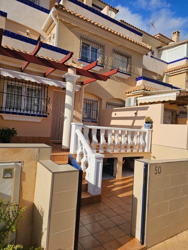Venta de chalet independiente en Casa o chalet en Calle Almudena, 6, La Zenia, Orihuela, Orihuela
photo 1