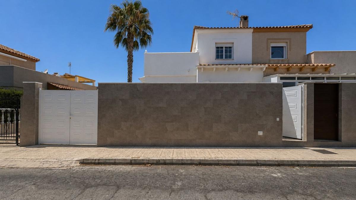 Sprzedaż niezależnego domku jednorodzinnego w Casa o chalet en Los Balcones - Los Altos del Edén, Torrevieja, Torrevieja photo 1