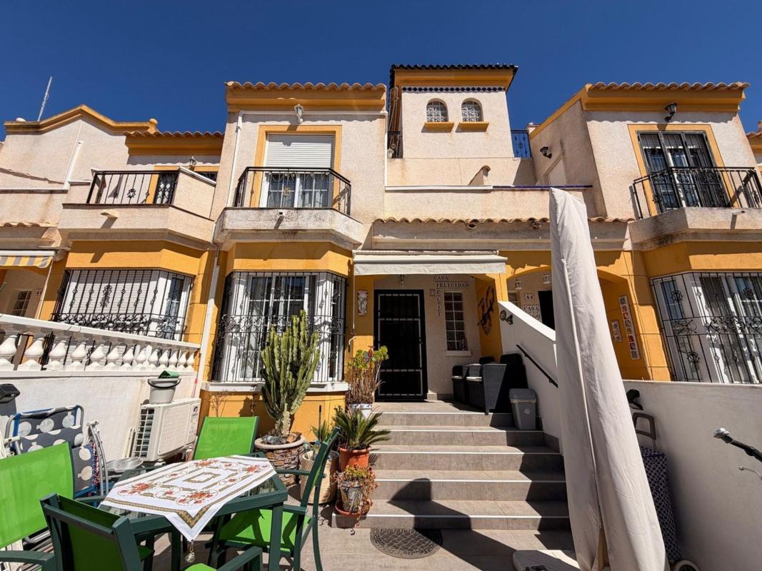 Venta de chalet independiente en Casa o chalet en Urbanizaciones, Guardamar del Segura, Guardamar del Segura
photo 1