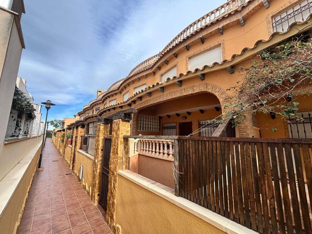 Venta de chalet independiente en Casa o chalet en Urbanizaciones, Guardamar del Segura, Guardamar del Segura
photo 1
