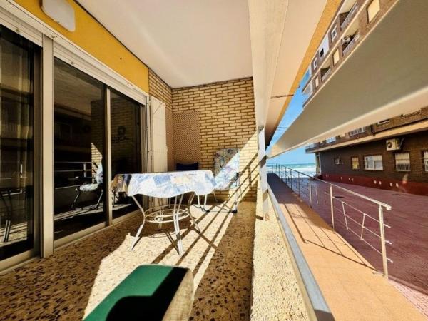 Sprzedaż mieszkania w Piso en Calle del Mar, Gaspar Perrelló, Torrevieja, Torrevieja
 photo 1