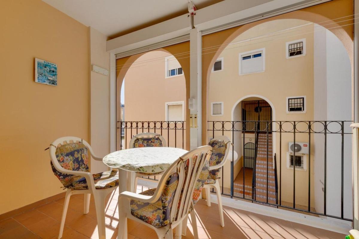 Продажа квартиры на Piso en Calle Urbano Arregui, La Veleta, Torrevieja, Торревьеха
photo 2