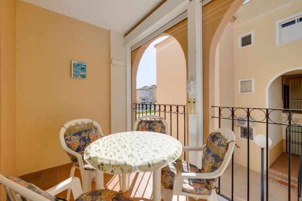 Продажа квартиры на Piso en Calle Urbano Arregui, La Veleta, Torrevieja, Торревьеха
thumbnail 2
