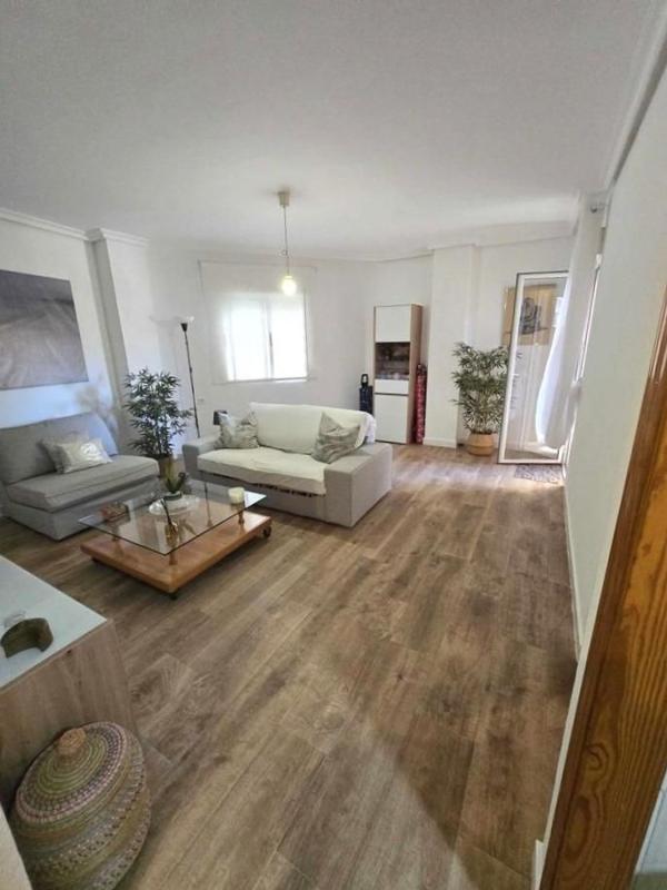 Sale of apartment in Piso en Calle San Emigdio, El Molino, Torrevieja, Torrevieja
photo 3