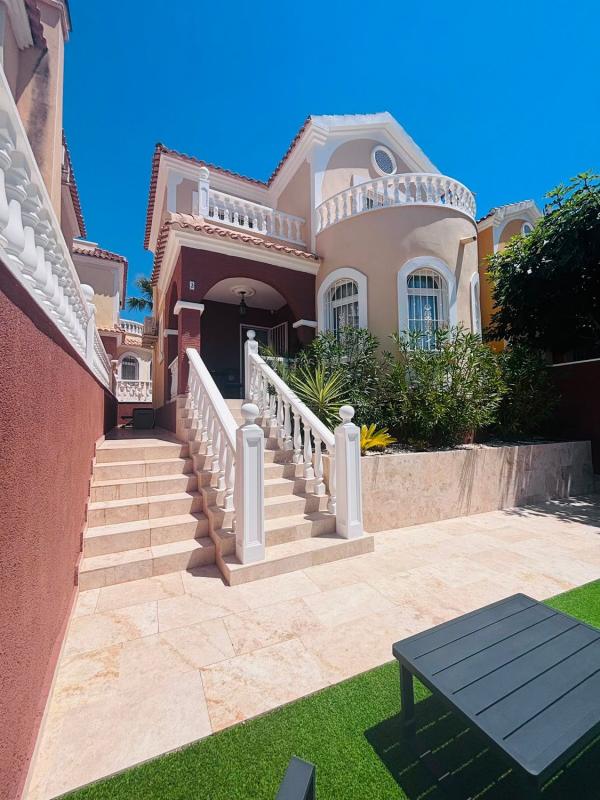 Propiedades en venta y alquiler en España photo 1