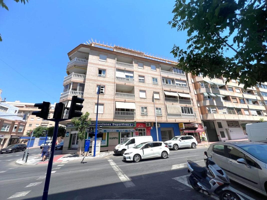 Sale of apartment in Piso en Calle Villa Madrid, 28, Parque de las Naciones, Torrevieja, Torrevieja
photo 2