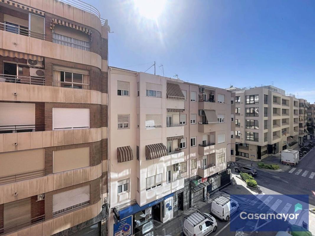Продажа квартиры на Piso en Calle Churruca, 31, Ensanche-Diputación, Alicante / Alacant, Аликанте / Алакант
 photo 2