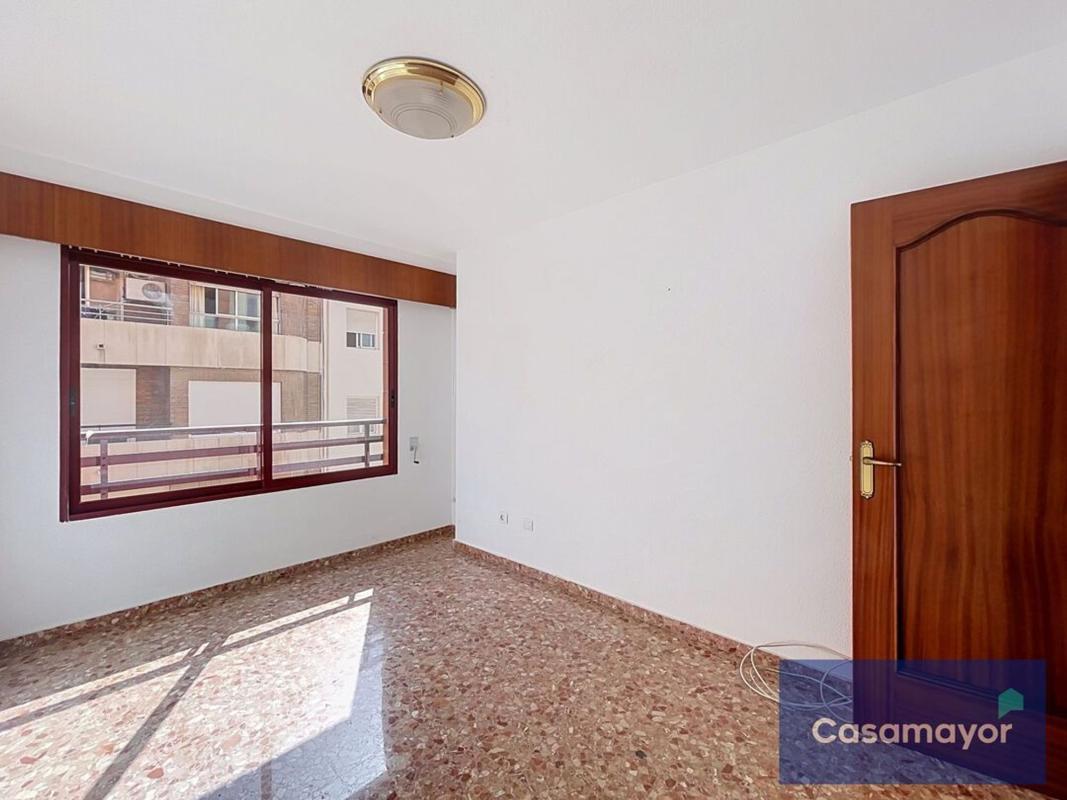 Продажа квартиры на Piso en Calle Churruca, 31, Ensanche-Diputación, Alicante / Alacant, Аликанте / Алакант
 photo 3