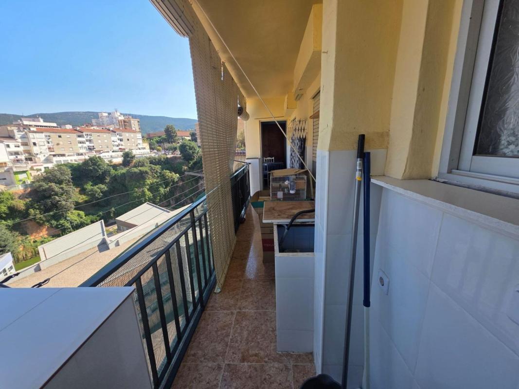 Продажа квартиры на Piso en Barri Eixample, Alcoy / Alcoi, Алкой
photo 1