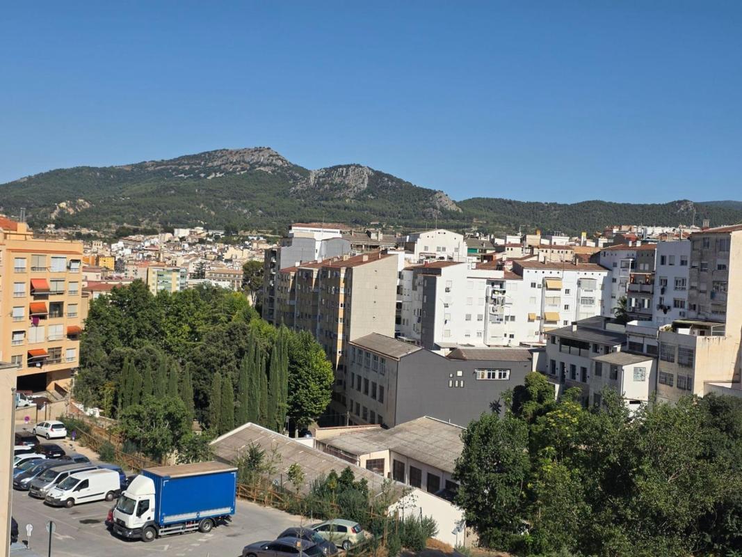 Продажа квартиры на Piso en Barri Eixample, Alcoy / Alcoi, Алкой
photo 3
