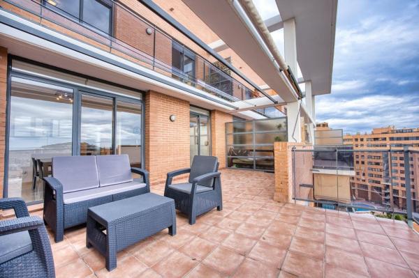 Дуплекс на продажу в Dúplex en Avenida Juan Sanchis Candela, Garbinet - Parque de las Avenidas, Alicante / Alacant, Аликанте / Алакант thumbnail 2