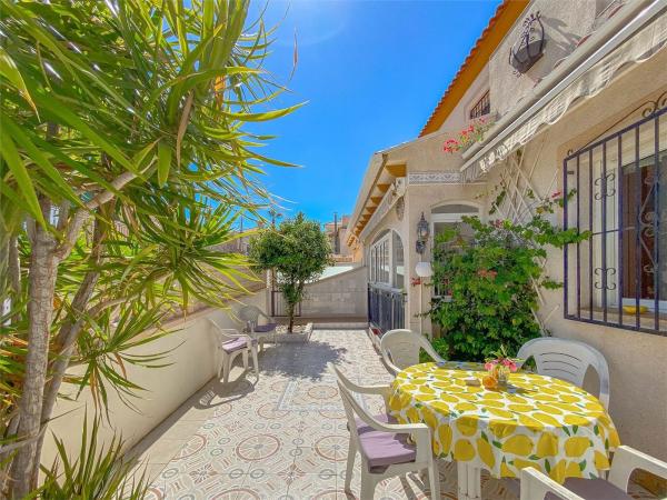 Chalet adosado en Calle Marconi, Miramar - Torre del Moro, Torrevieja photo 1