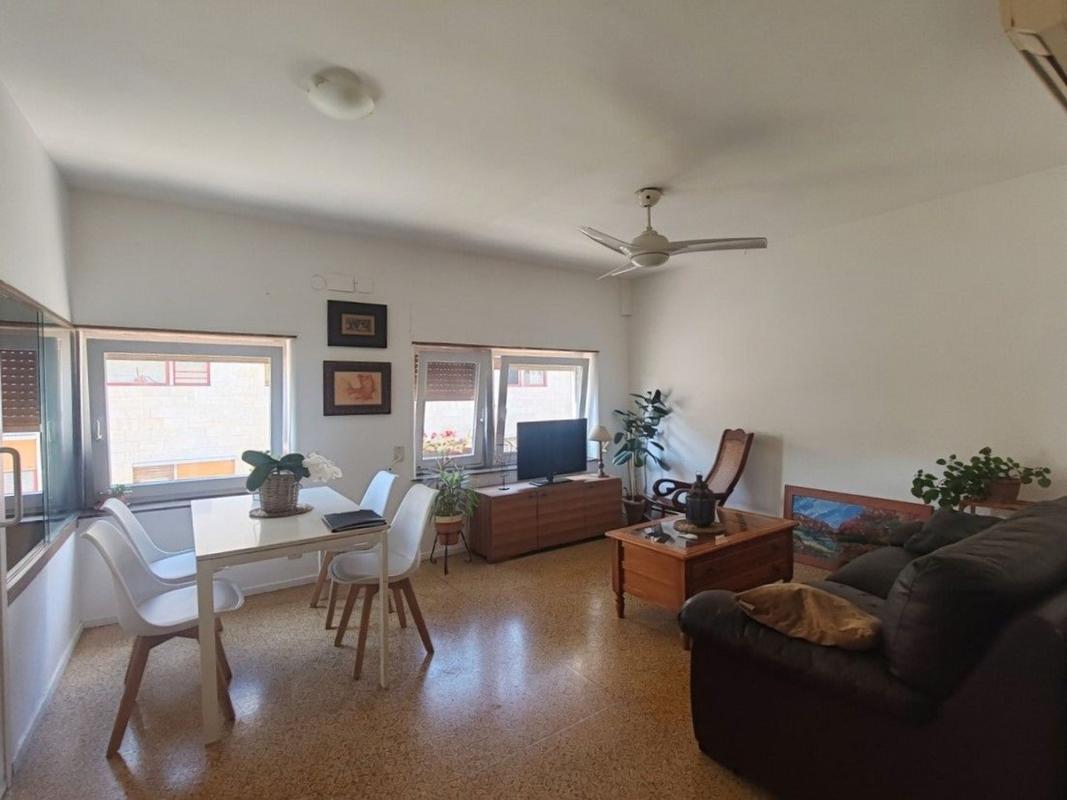 Sale of apartment in Piso en Centro - Zona Alta, Alcoy / Alcoi, Alcoy
photo 2