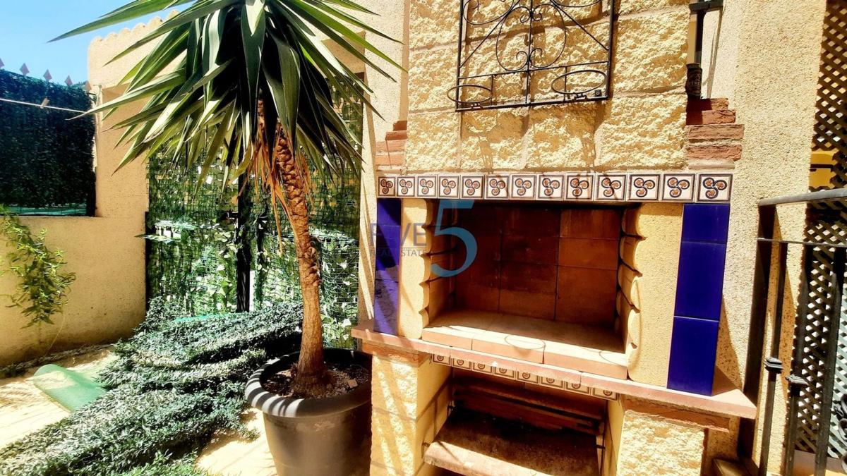 Sale of independent chalet in Casa o chalet en Zona Lago - Los Almendros, Orihuela, Orihuela
photo 4