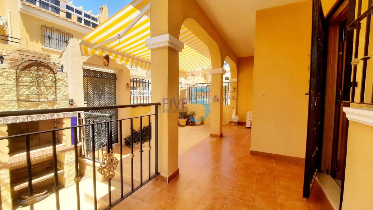 Sale of independent chalet in Casa o chalet en Zona Lago - Los Almendros, Orihuela, Orihuela
photo 5