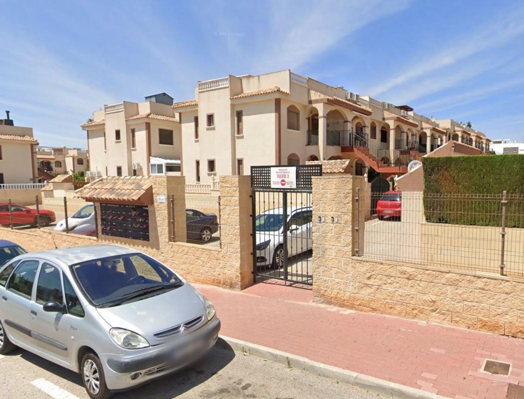 Продажа квартиры на Piso en Asoc Victimas Terrorismo, Parque Acuático - Sector 25, Torrevieja, Торревьеха
photo 1
