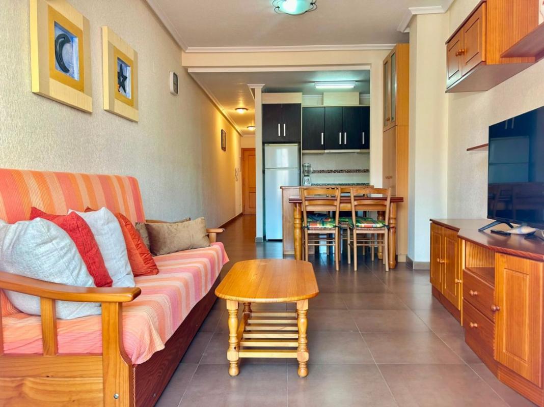Продажа квартиры на Piso en Avenida Diego Ramírez Pastor, 58, Puerto Deportivo, Torrevieja, Торревьеха
photo 1