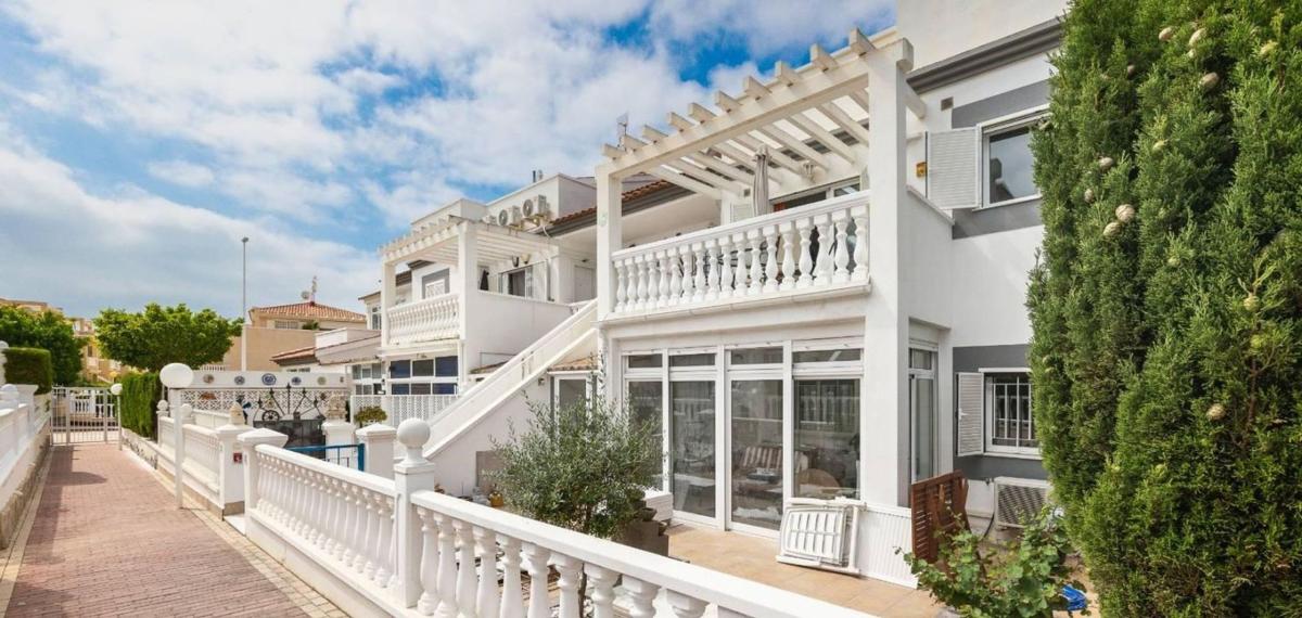 Properties for sale and rent in Spain photo 3