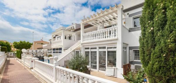 Casa o chalet independiente en Calle Pino Piñonero, Zeniamar, Orihuela thumbnail 2