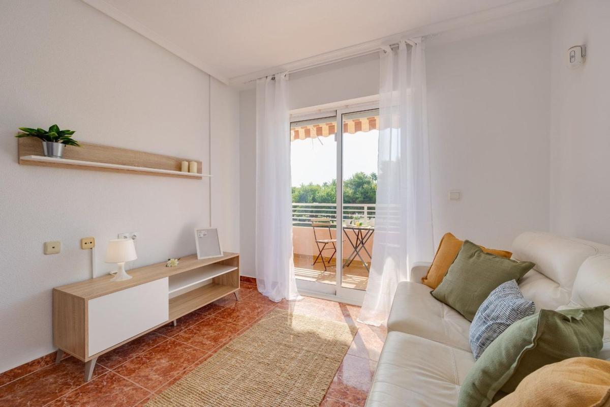 Продажа квартиры на Piso en Calle Copenhague, 12, Nueva Torrevieja, Torrevieja, Торревьеха
photo 1