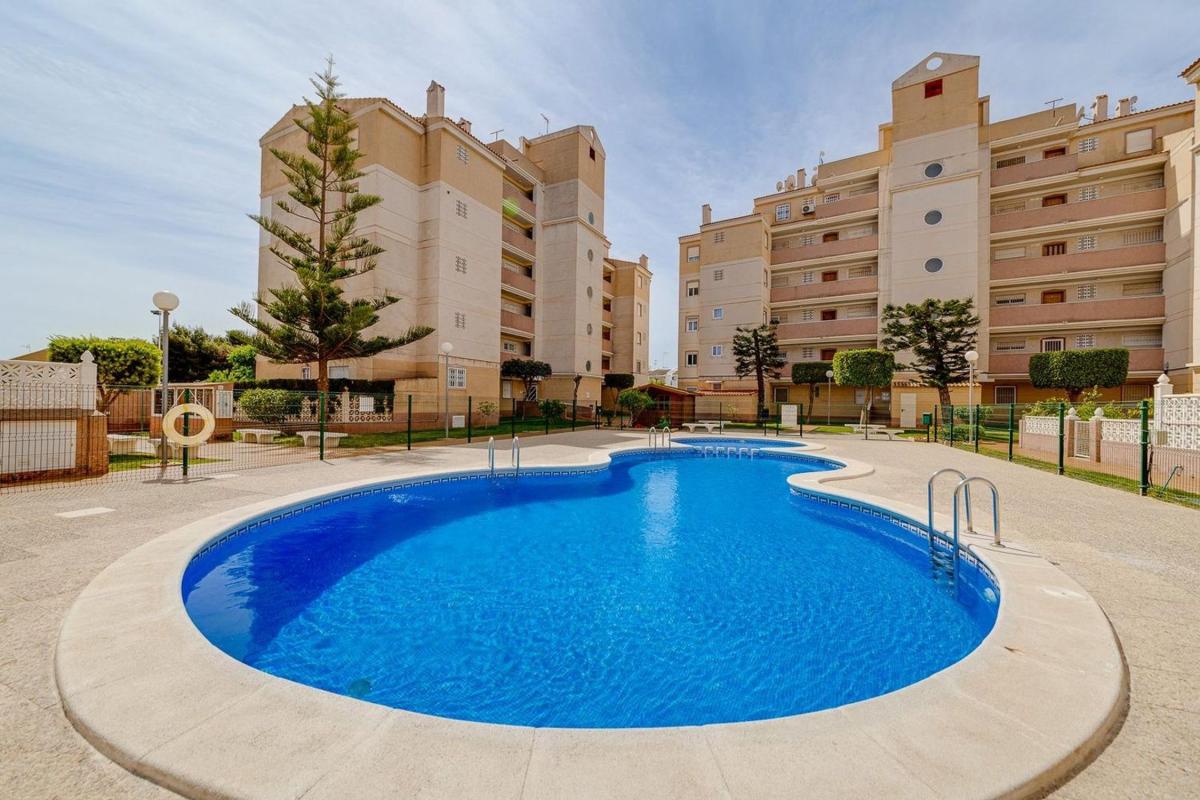 Продажа квартиры на Piso en Calle Copenhague, 12, Nueva Torrevieja, Torrevieja, Торревьеха
photo 2