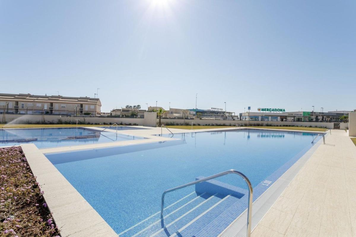 Продажа пентхауса на  Ático en Calle Baco los Cisnis, Torreblanca, Torrevieja, Торревьеха photo 2