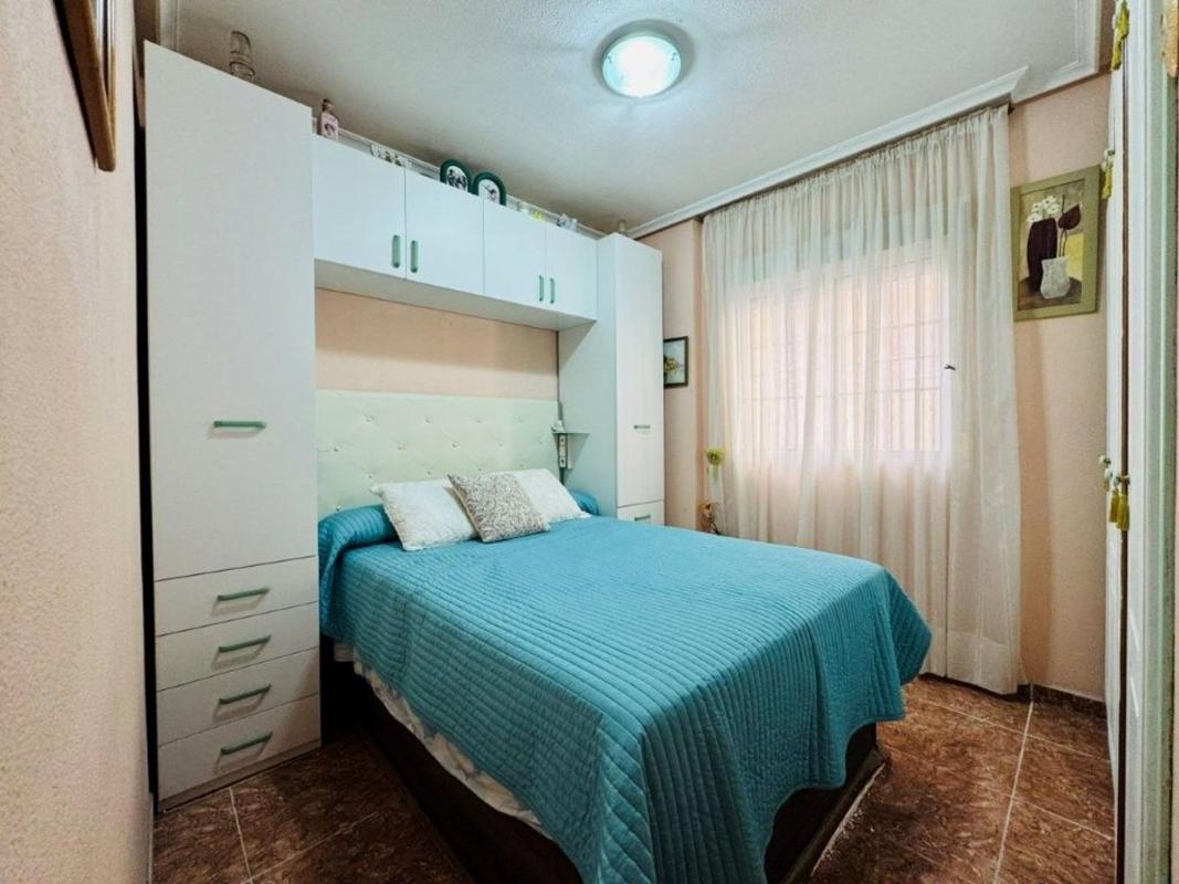 Sale of apartment in Piso en Calle Alta, 8, Gaspar Perrelló, Torrevieja, Torrevieja
photo 2