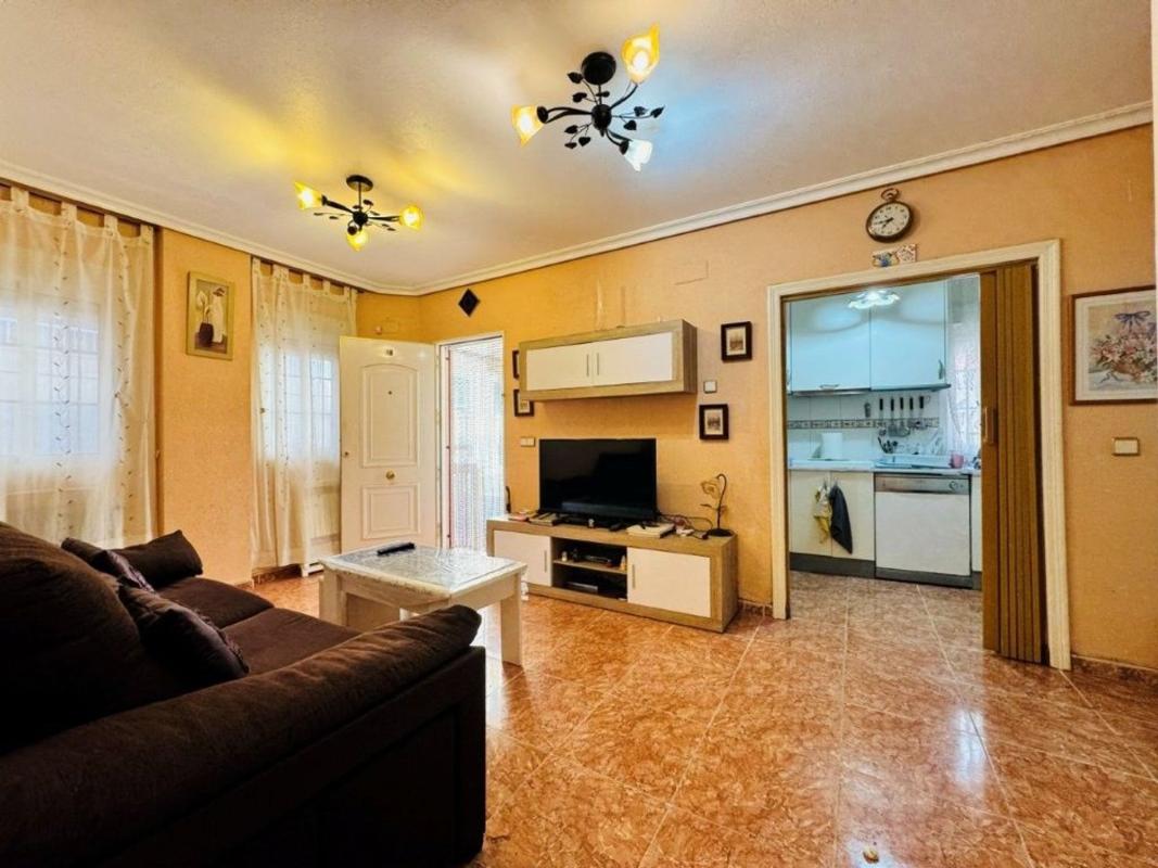Sale of apartment in Piso en Calle Alta, 8, Gaspar Perrelló, Torrevieja, Torrevieja
photo 3