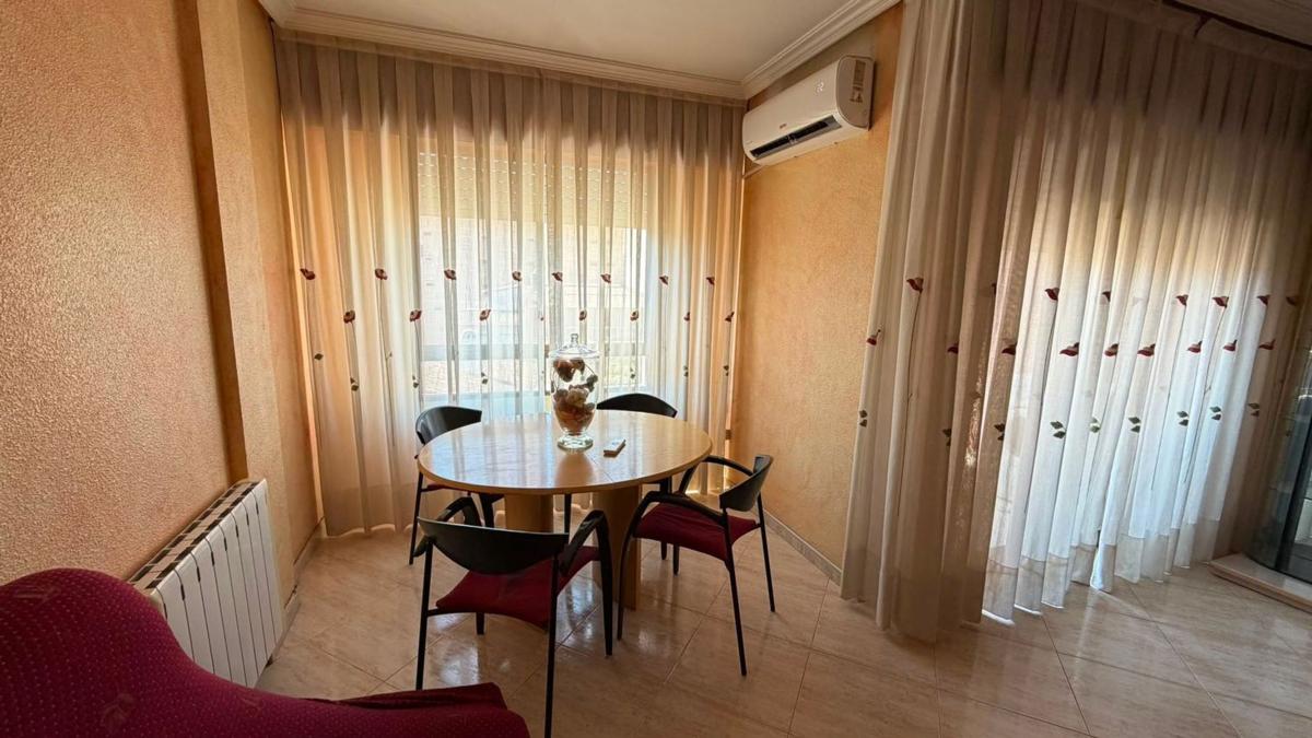 Sprzedaż mieszkania w Piso en Calle Moreal, 20, Bigastro, Bigastro
photo 1