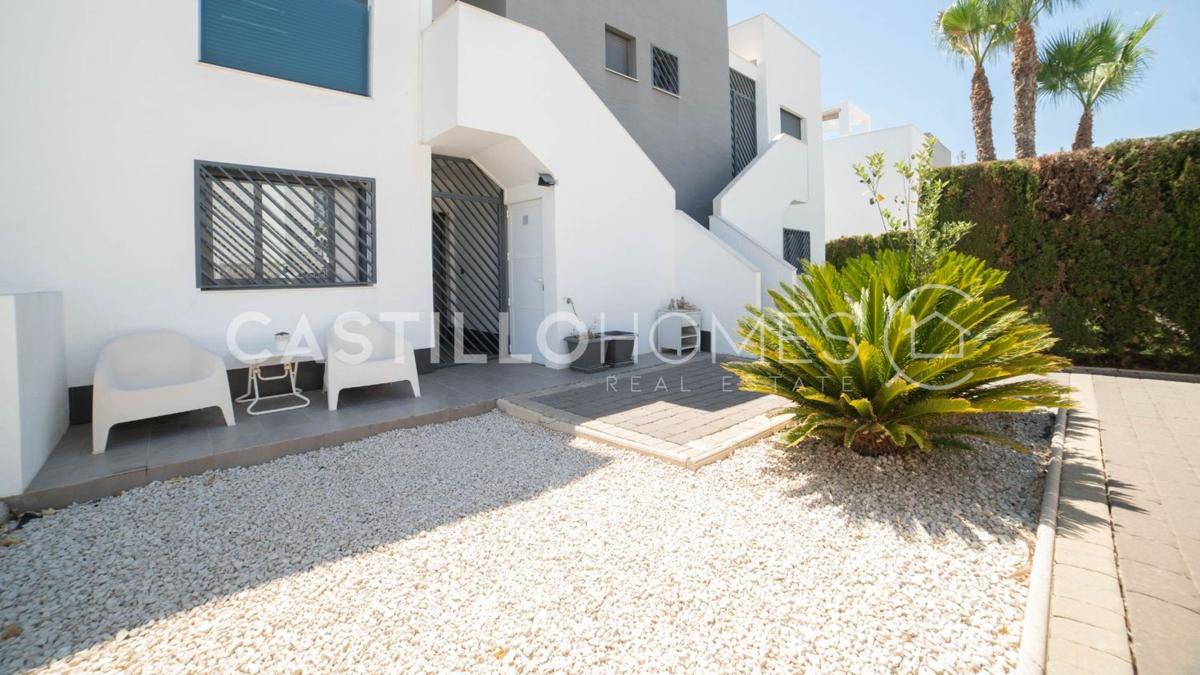 Sale of apartment in Piso en La Zenia, Orihuela, Orihuela
photo 2