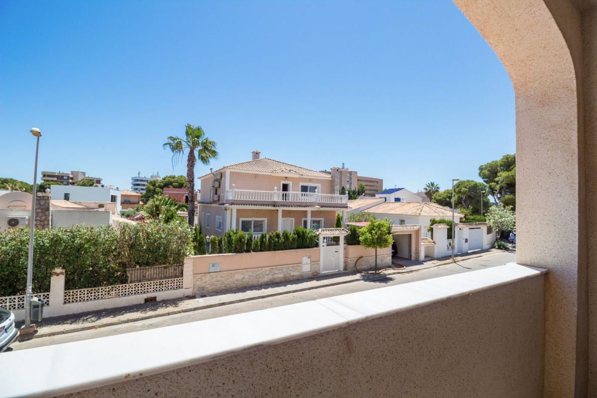 Sale of apartment in Piso en La Zenia, Orihuela, Orihuela
 photo 2