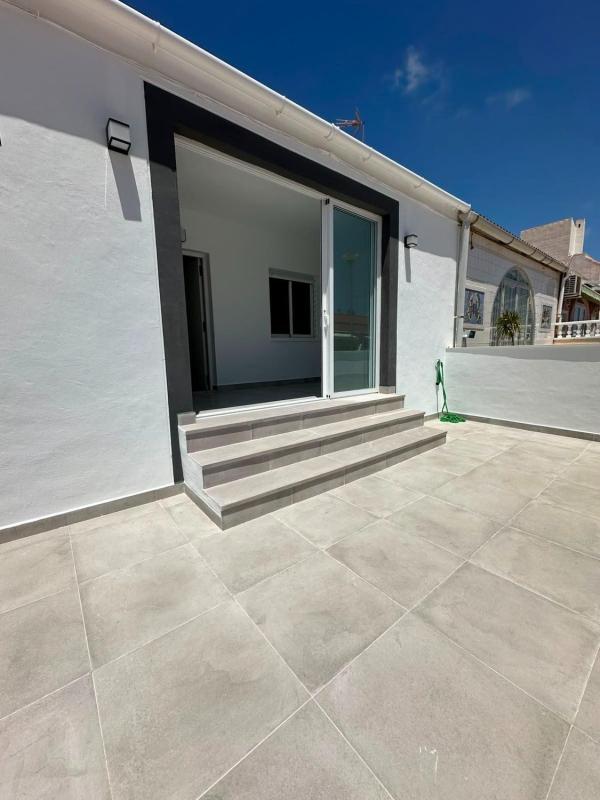 Sprzedaż niezależnego domku jednorodzinnego w Casa o chalet en La Siesta - El Salado - Torreta, Torrevieja, Torrevieja photo 2