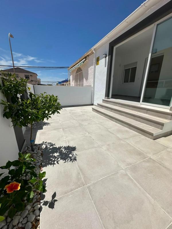 Sprzedaż niezależnego domku jednorodzinnego w Casa o chalet en La Siesta - El Salado - Torreta, Torrevieja, Torrevieja photo 3