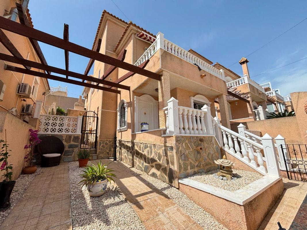 Продажа дуплекса на Dúplex en Calle Astorga, Blue Lagoon - Galán, San Miguel de Salinas, Сан-Мигель-де-Салинас photo 1