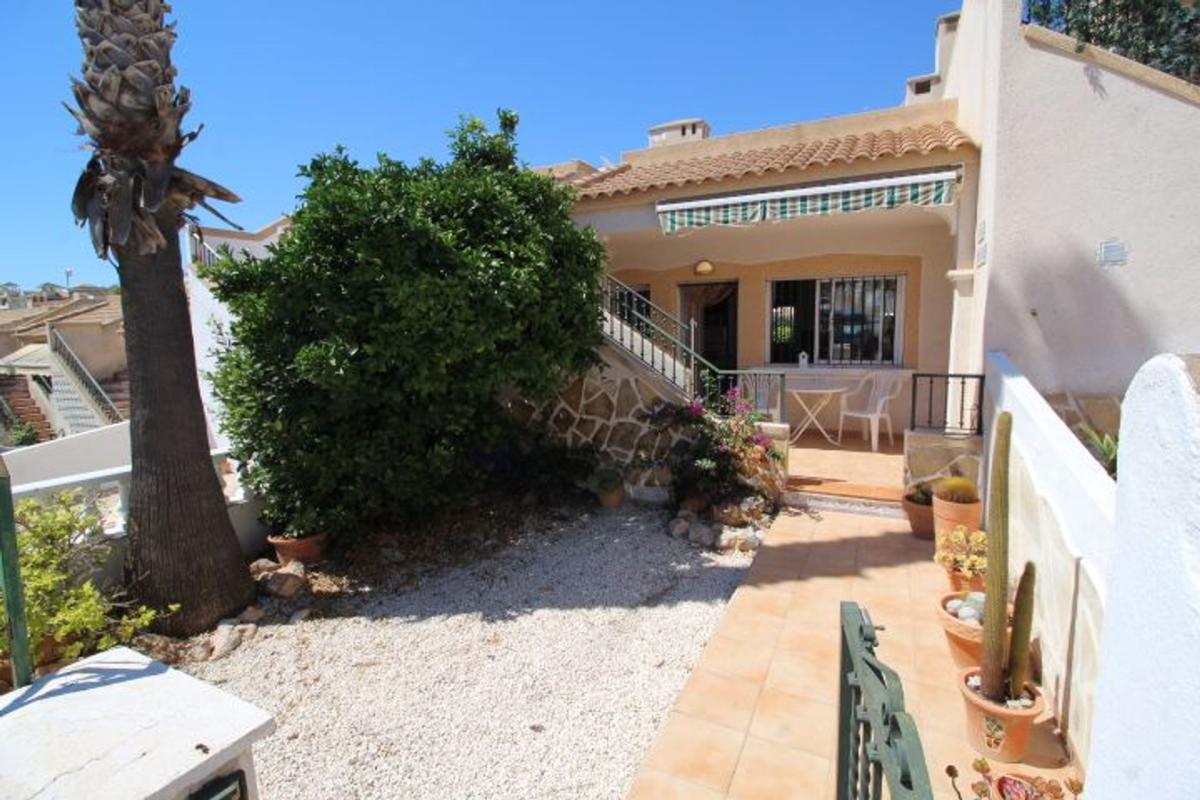 Sale of independent chalet in Casa o chalet en Calle Cuba, Las Filipinas, Orihuela, Orihuela
photo 1